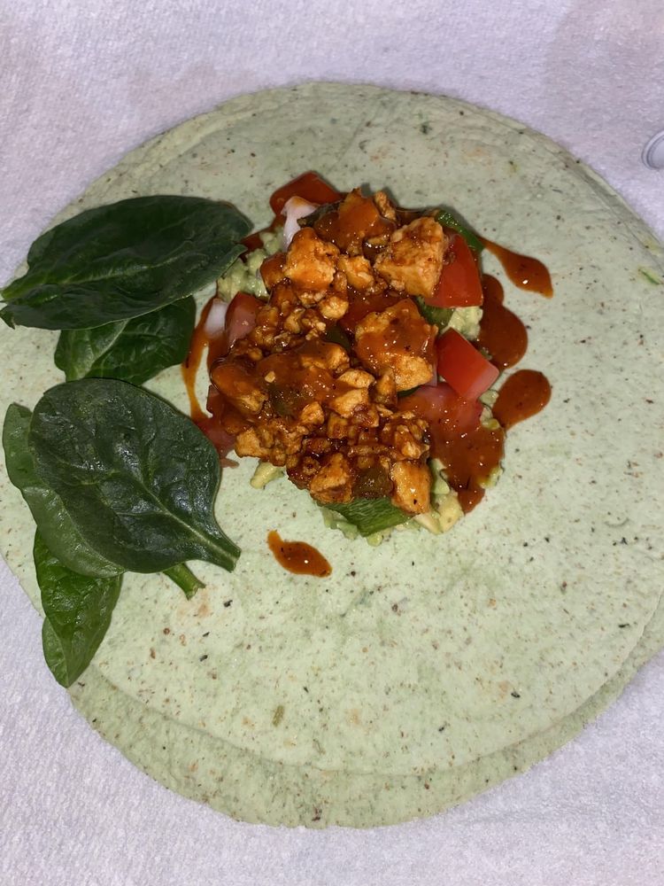 Vegan bbq avocado wraps 505cal for the whole plate