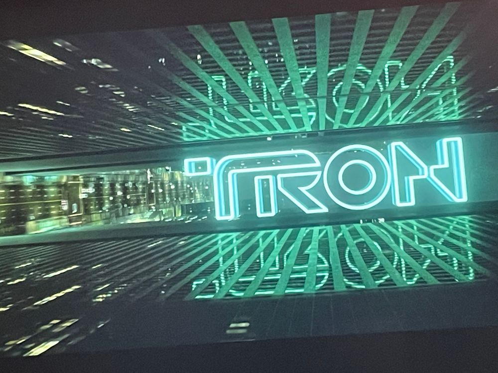 opening credits for Tron: Legacy 