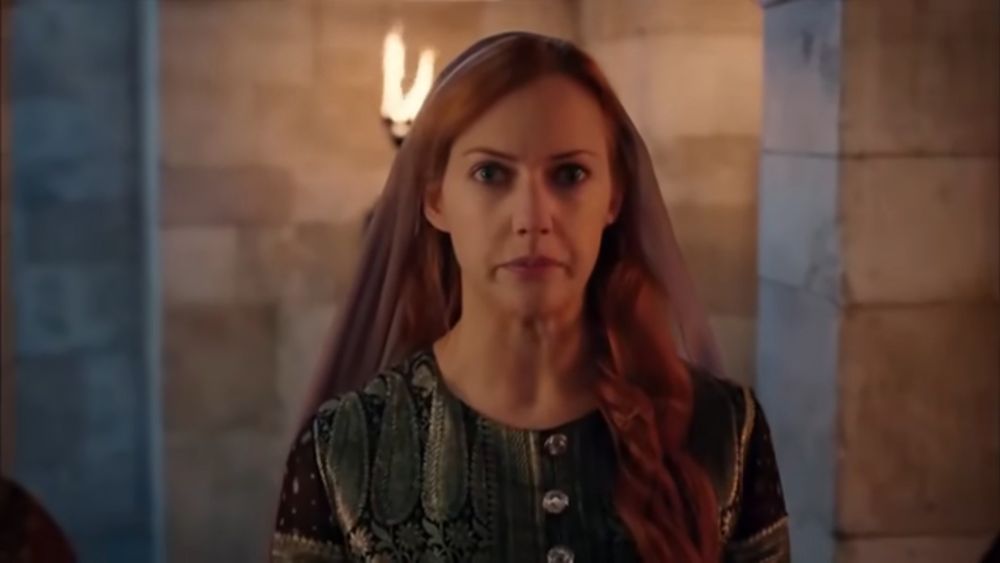 Hürrem waiting to be allowed to enter the Hasoda in the small hours after Ibrahim's death (15 March 1536, MC episode 83)