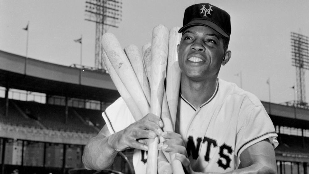 Legendary outfielder Willie Mays, 'Say Hey Kid,' dies at 93 - ESPN