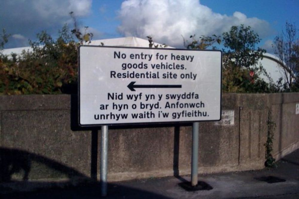 Welsh Road Sign Displays Out-of-Office Message in Translation Blunder