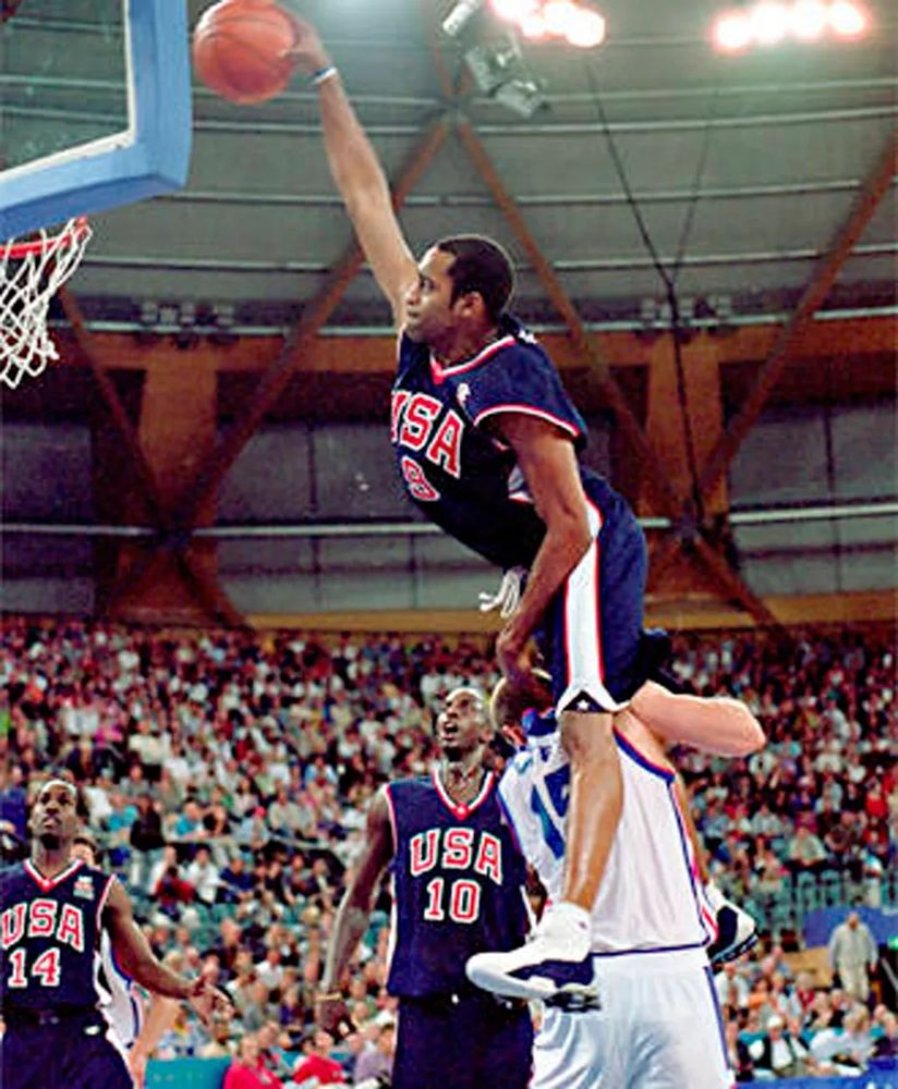 Vince Carter's dunk on Frederic Weis