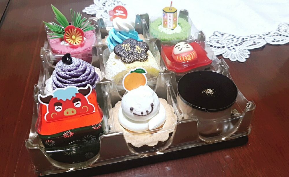 ケーキおせち