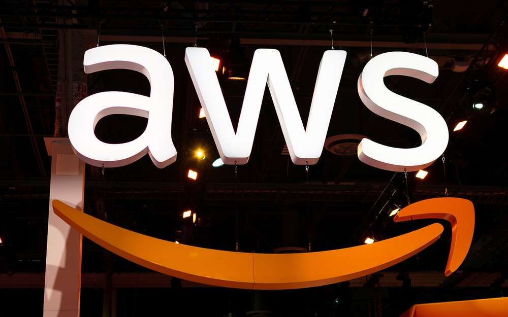 AWS、インテルと「数年、数十億ドル」のカスタムチップ契約を締結