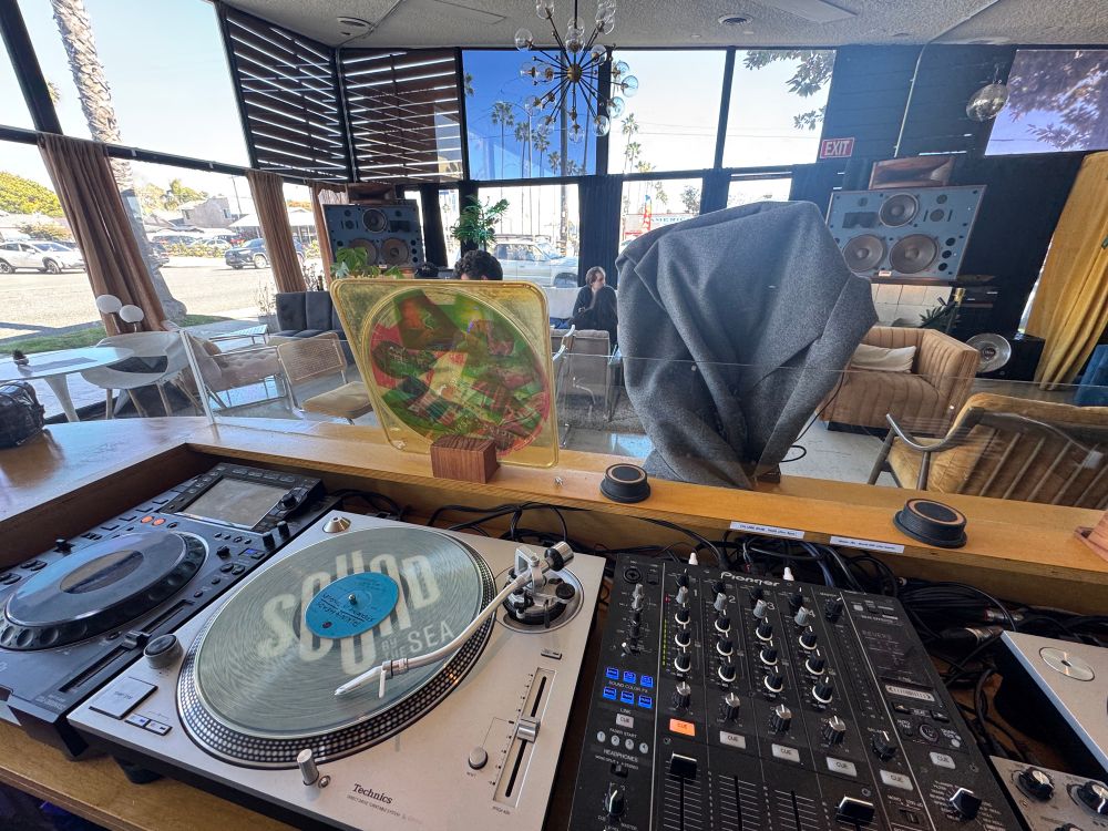 playing the robert rauschenberg edition of speaking in tongues at my local listening bar