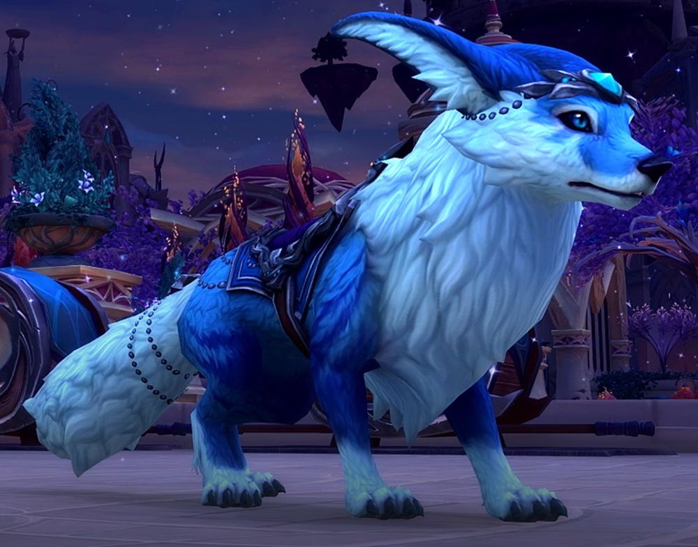 A VULPINE FAMILIAR MOUNT IN RETAIL.