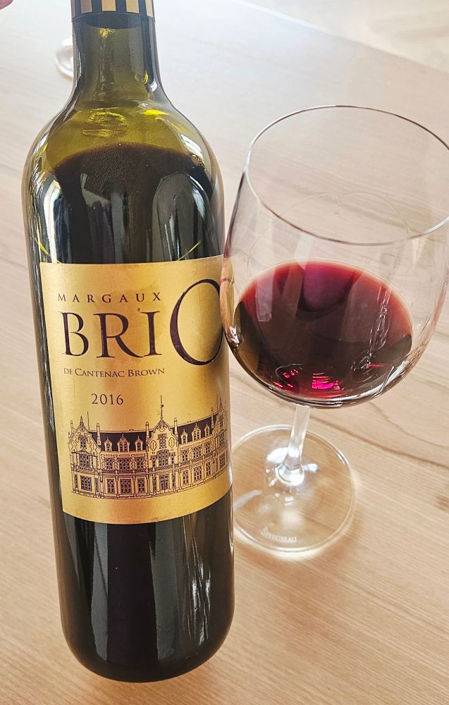Cantenac Brown Brio de Cantenac Brown 2016, Margaux, France 

It is time for some Merlot on this #MerlotThursday. Let's bring Merlot back! 

Dark ruby in color with a short reddish rim.

Fruity nose of blueberries, plums, light oak, spices, chocolates and coffee.

Full-bodied and elegant with medium acidity.

Dry on the palate with cherries, plums, light oak, licorice, chocolates, tobacco, herbs and spices.

Nice finish with fine grained tannins and tangy raspberries. 

This 9 year old Merlot from the great 2016 vintage in Margaux still feels young. Rich and fruit forward. Spicy and entertaining.

An easy drinking Merlot that will continue to age nicely in the next 5 years.  

Good by itself or with food. 

A blend of 49% Merlot, 40% Cabernet Sauvignon and 11% Cabernet Franc. Aged in (25% new) French Oak barrels for 12 months. 

13.5% alcohol by volume. 

90 points. 

$45.

