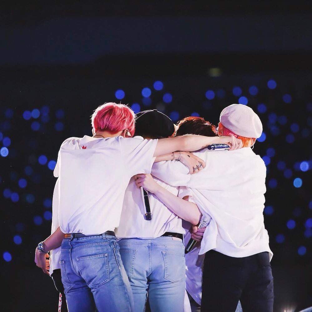 BTS group hug 