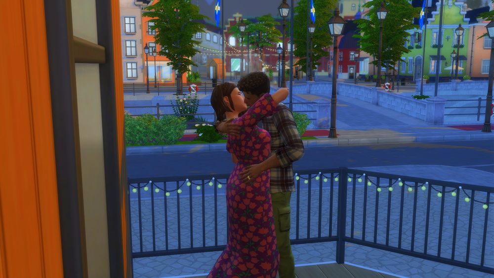 Maddie and Oliver smooching