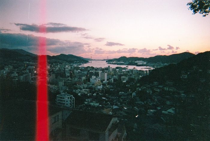 Vue de la baie de Nagasaki au soleil couchant.
