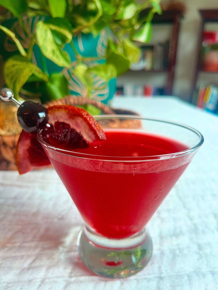 A picture of the cocktail described above 