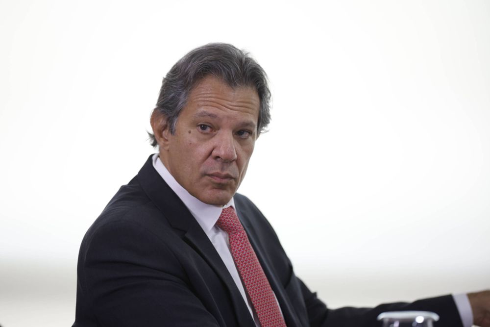 Anatel derrubará cerca de 500 bets nos próximos dias e apostador deve retirar dinheiro já, diz Haddad