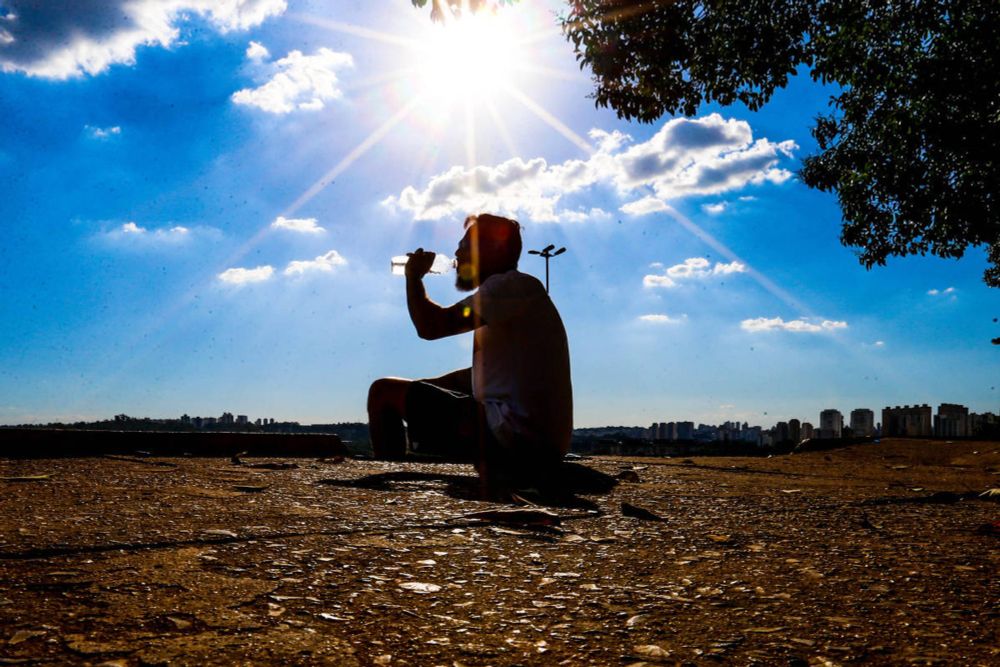 SP pode ter novo recorde de calor nesta quarta-feira (25) - 25/09/2024 - Cotidiano - Folha