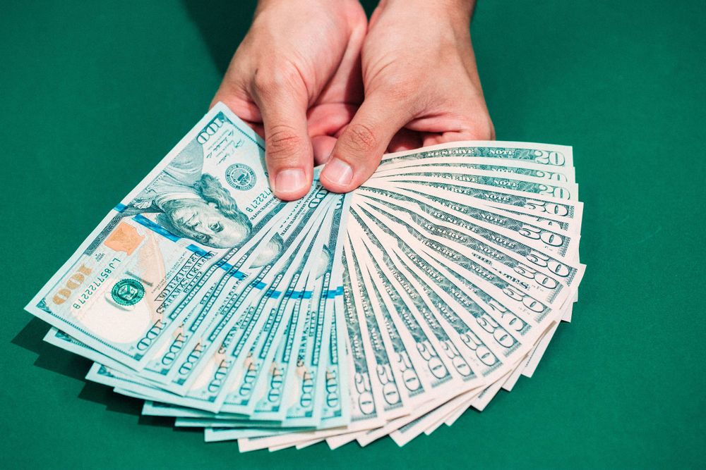 Títulos do Tesouro dos EUA ficam mais rentáveis com risco de medidas de Trump; veja como investir