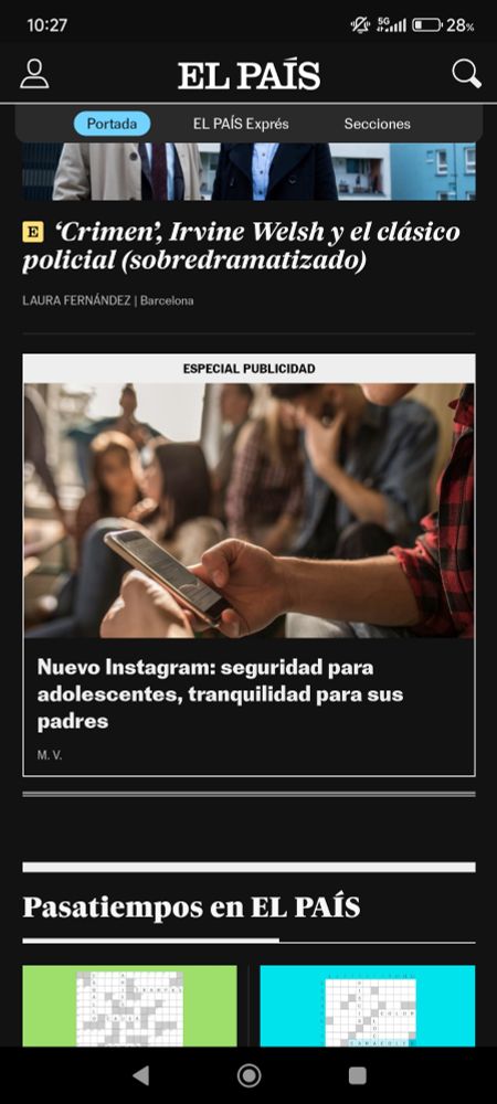 En esta captura de pantalla de la app del periódico El País se muestra un anuncio publicitario con apariencia de noticia en el que aparecen jóvenes mirando sus teléfonos y cuyo titular dice: "Nuevo Instagram: seguridad para adolescentes, tranquilidad para sus padres"