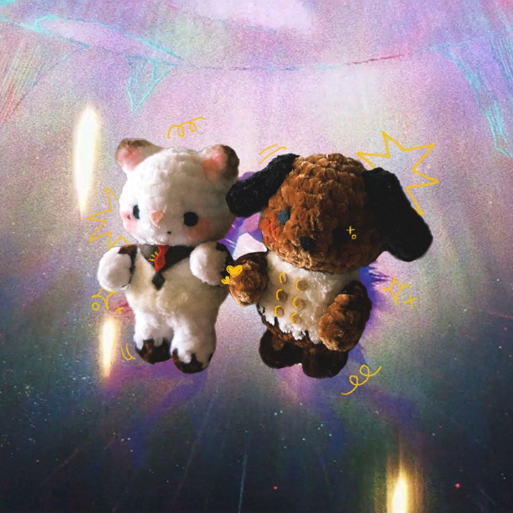 Two amigurumi crochet Sylvanian Families / Calico Critters depicting Jayce and Viktor from Arcane! Jayvik forever :D