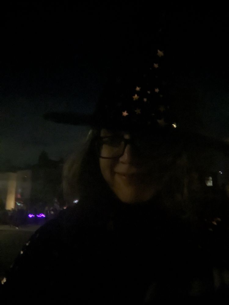 Off-duty witchy editor