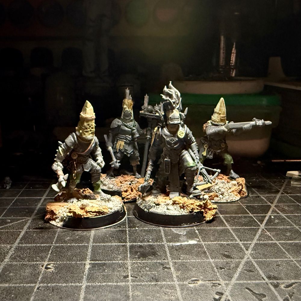 4 lil dudes off to fight some witches in the name of sigmar. But really they’d rather be buying some cool records and chill or something. 