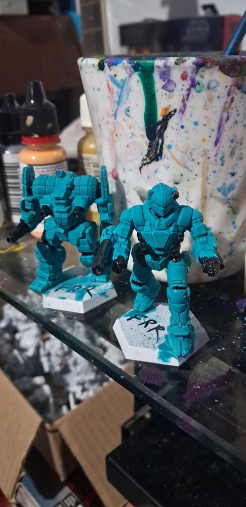 Apple Barrel's Laguna is real close to the FRR logo. So now I'm committing to the bit. 