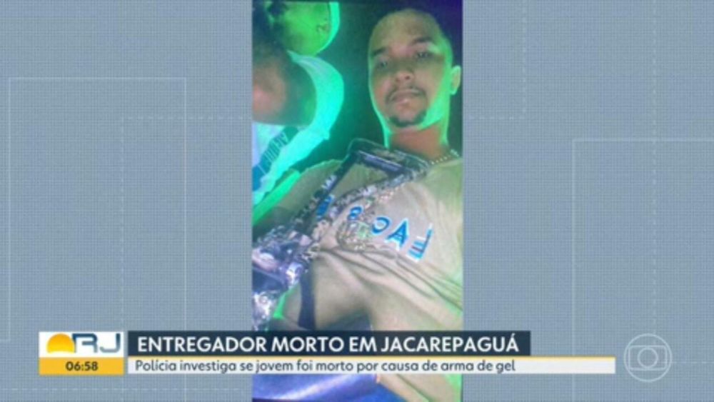 Entregador é morto em Jacarepaguá; família diz que milicianos o mataram ao ver foto com arma de gel