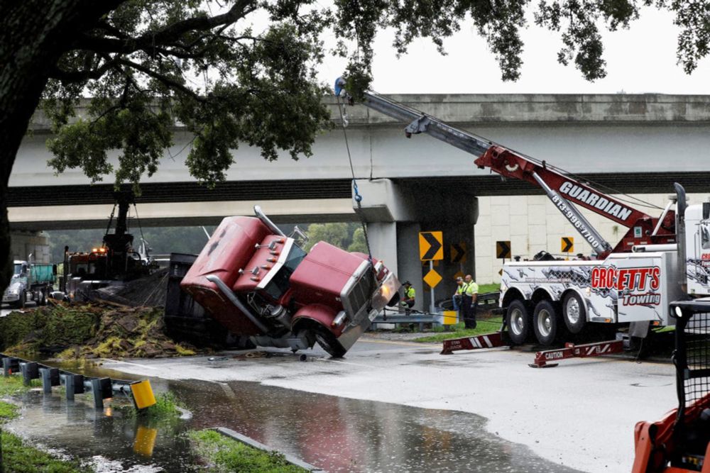 Debby live updates: Five killed after storm makes landfall in Florida as hurricane