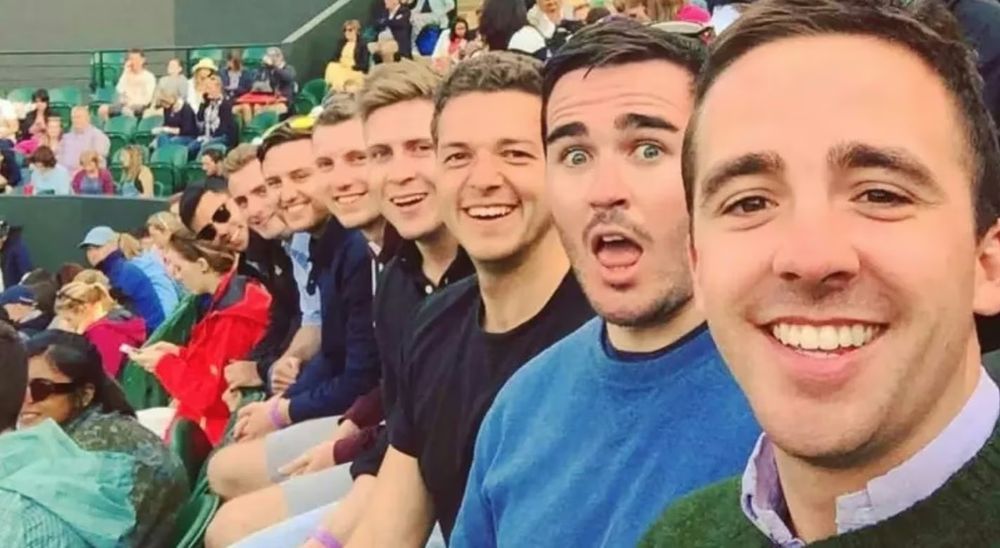 "row of white guys" meme https://knowyourmeme.com/memes/white-guys-selfie