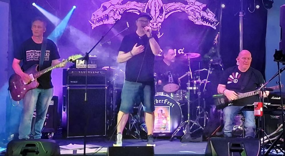 The band Kermori on stage. 