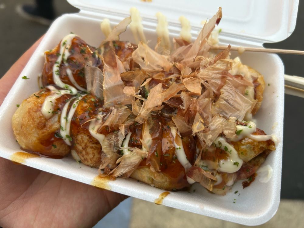 ジャンジャン横丁のお店で食べたたこ焼きの写真