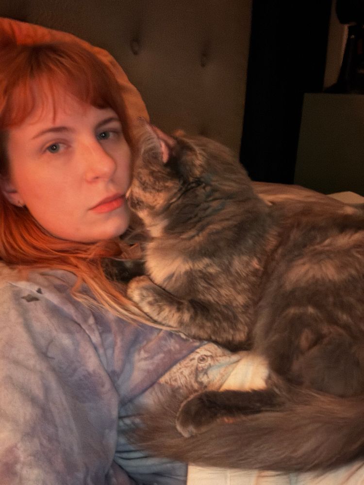 A very similar picture, though taken in a different location hours later. The poster is looking at the camera with an exasperated expression. 