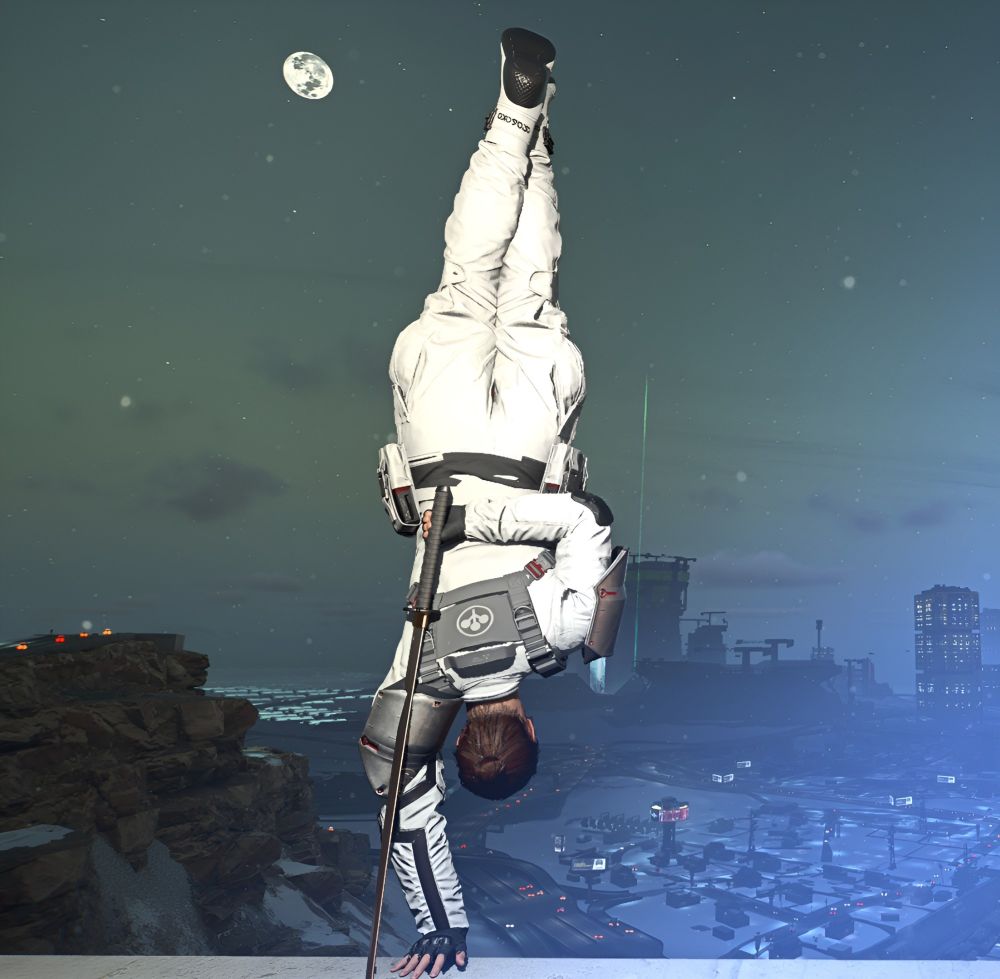 White Moon ...Storm Shadow. 🤍