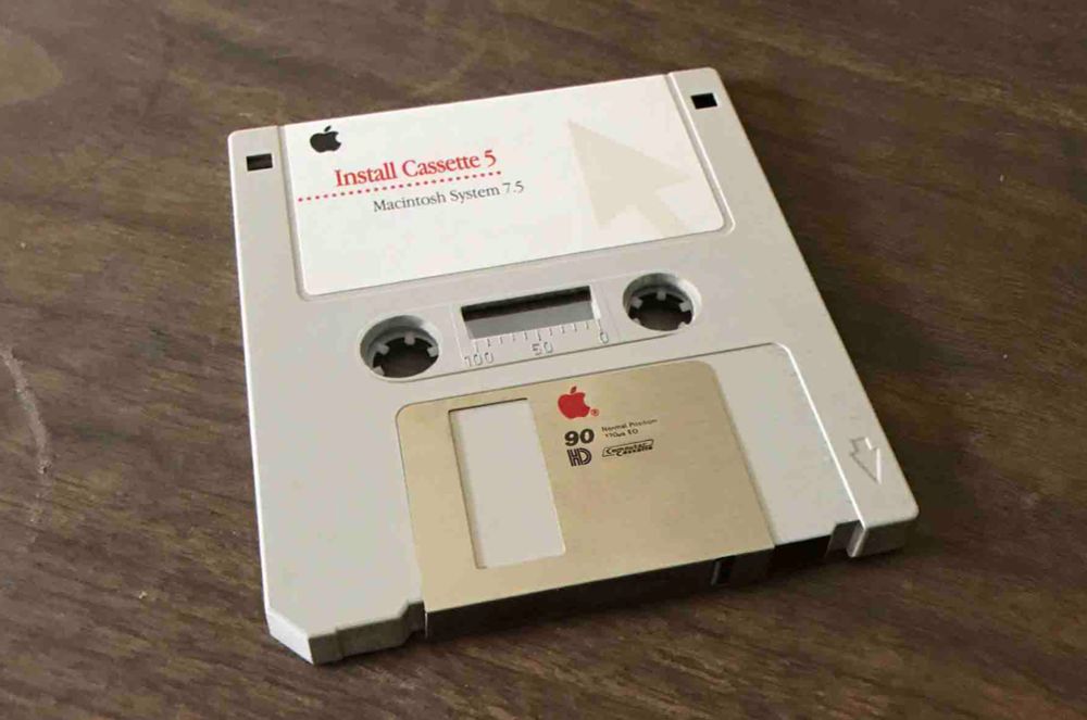 A photo of a 3.5" computer cassette, in this case Install Cassette 5 for Macintosh System 7.5