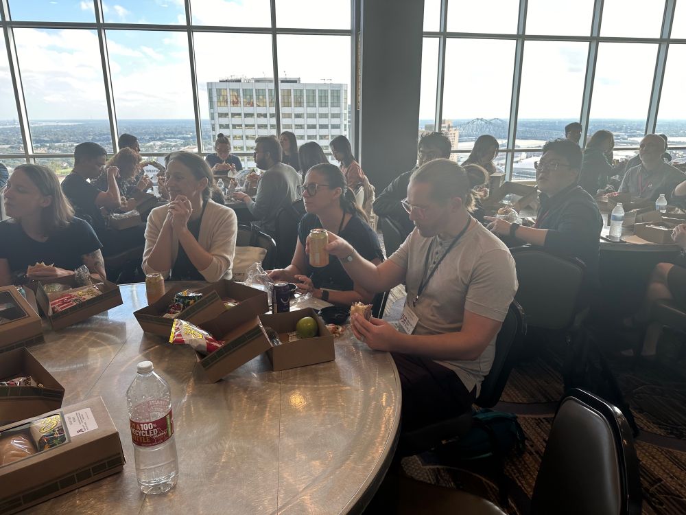 Audience eating lunch 