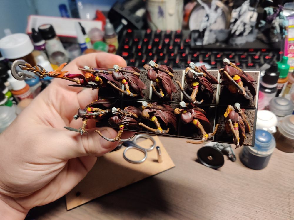 A full regiment of Glade Guard, held in place by the movement tray