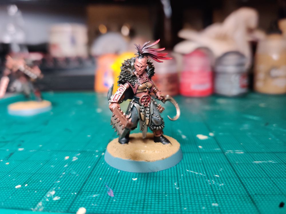 Claws of Karanak - up close of hair dye fade effect