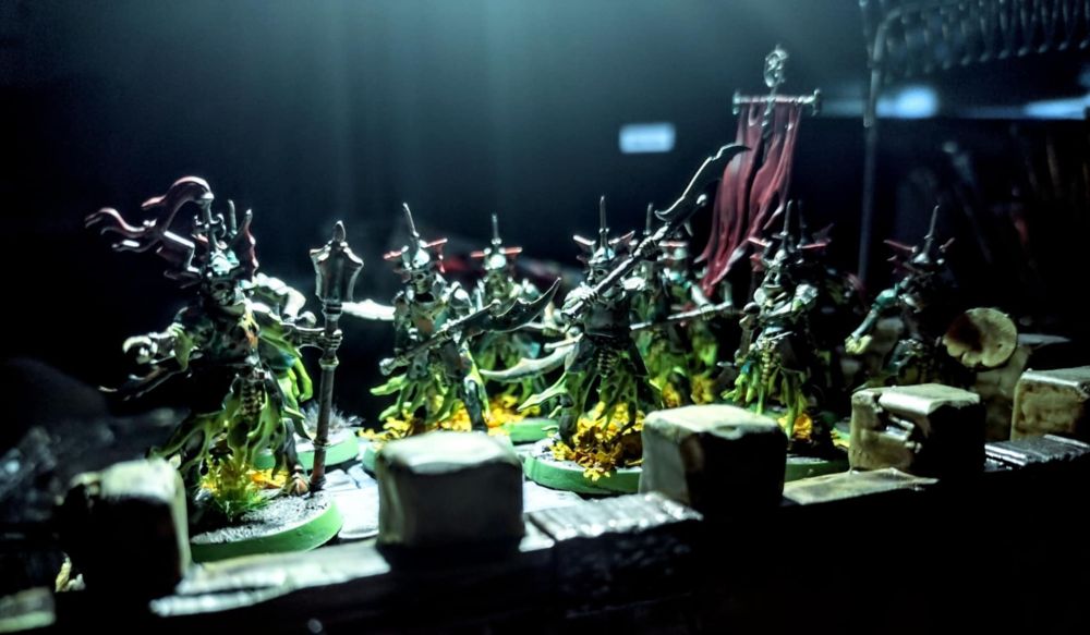 Warhammer Skeleton guys all standing there looking neato