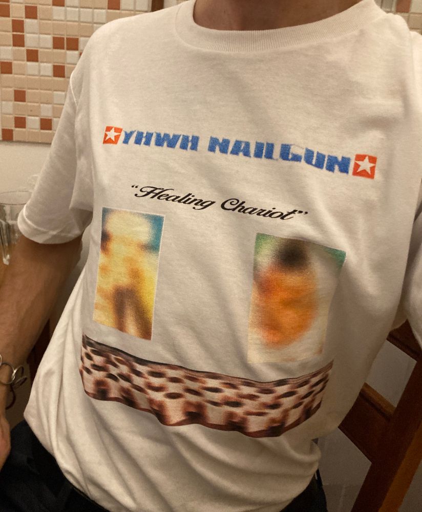 weißes yhwh nailgun shirt :)