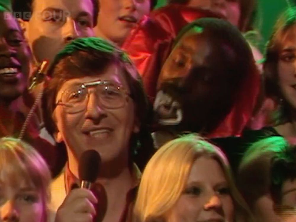 Simon Bates about to be bitten