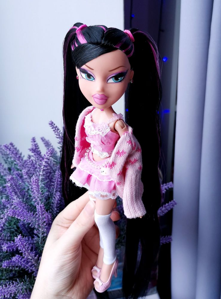 custom Bratz doll, base doll Fashion show Cloe 