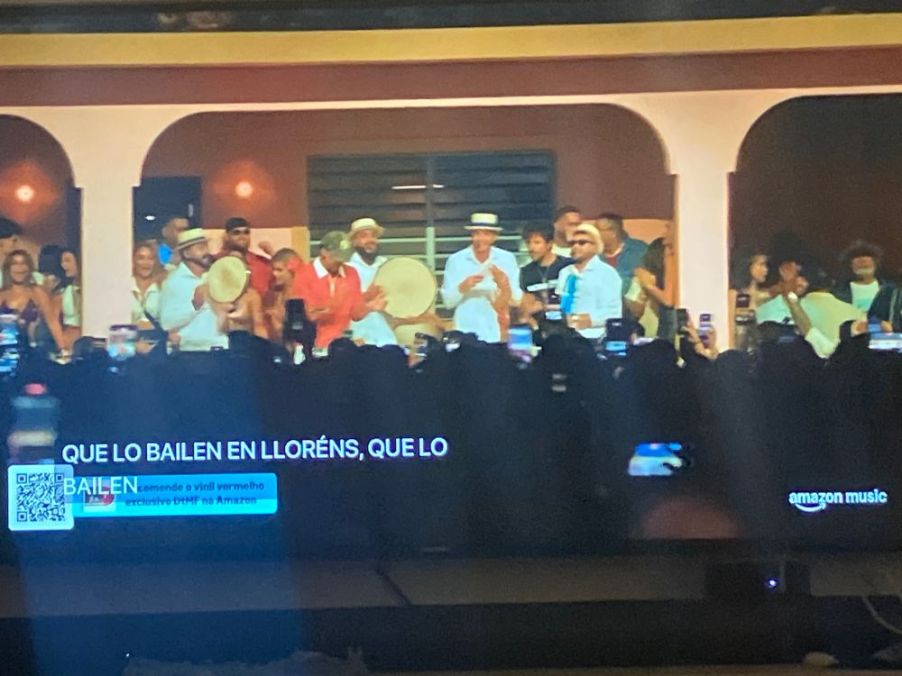 Pleneros de la cresta en la casa de benito