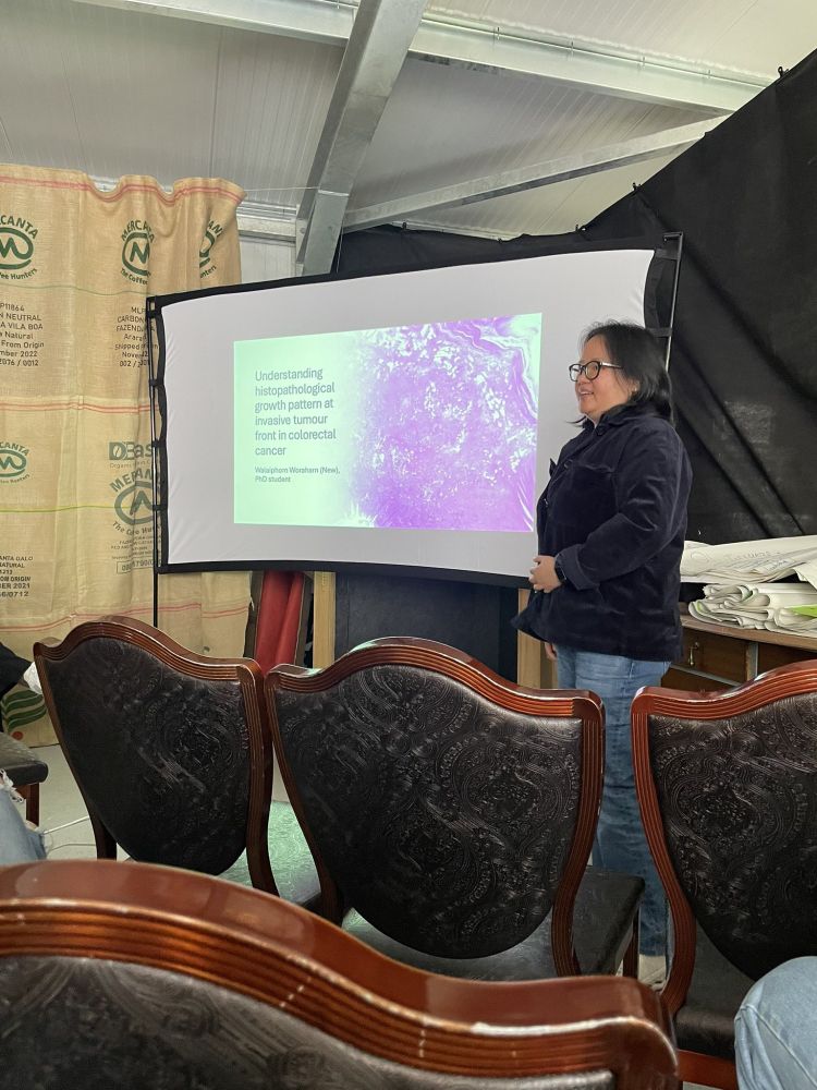 Walaiphorn Woraharn presenting (Roxburgh Lab)