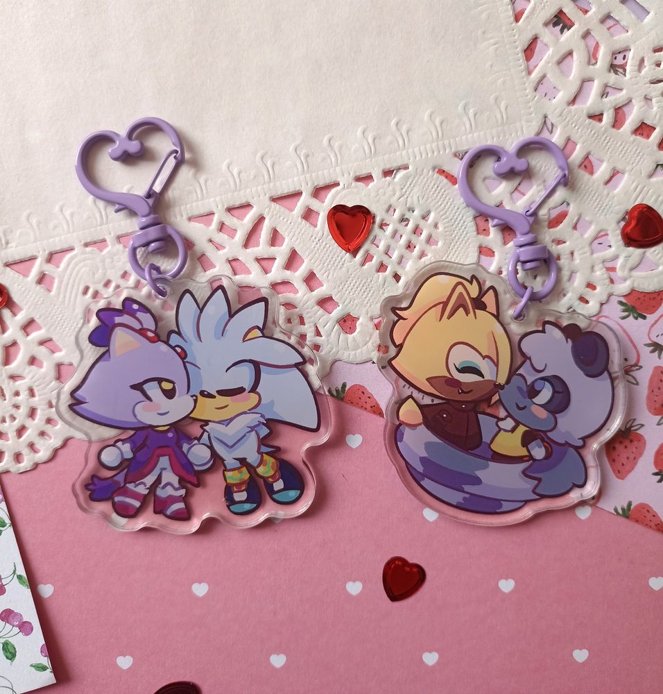 Photo of Silvaze and Whispangle chibi keychains