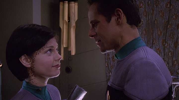 Ezri and Julian as a couple in Deep Space Nine