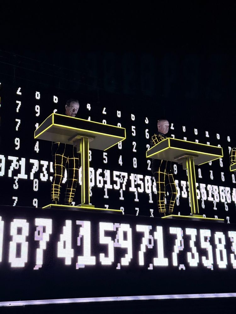 Kraftwerk opening with "Numbers"