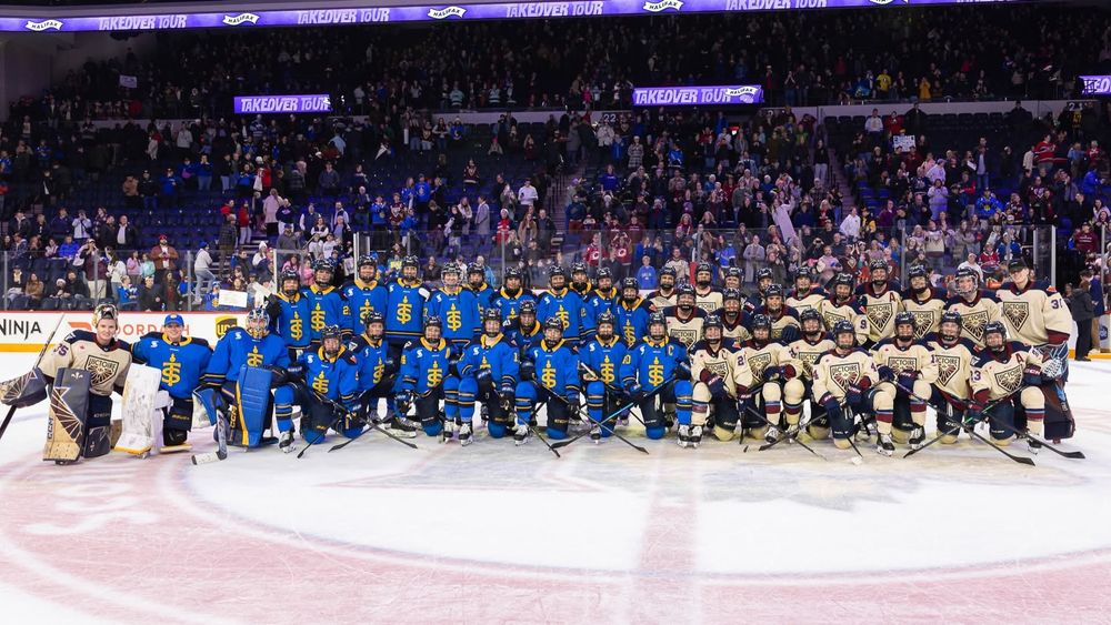 A graphic.

The players from the Toronto Sceptres and the Montréal Victoire gather at centre ice to thank Halifax for coming out. 