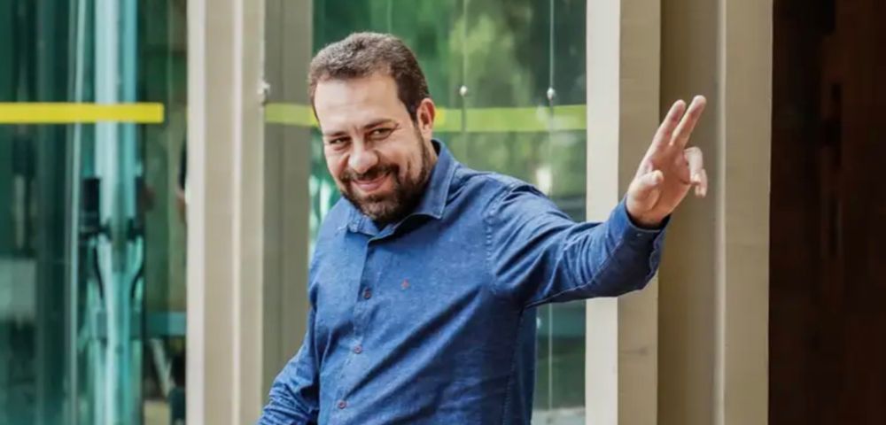 Artistas e intelectuais lançam manifesto por voto em Boulos