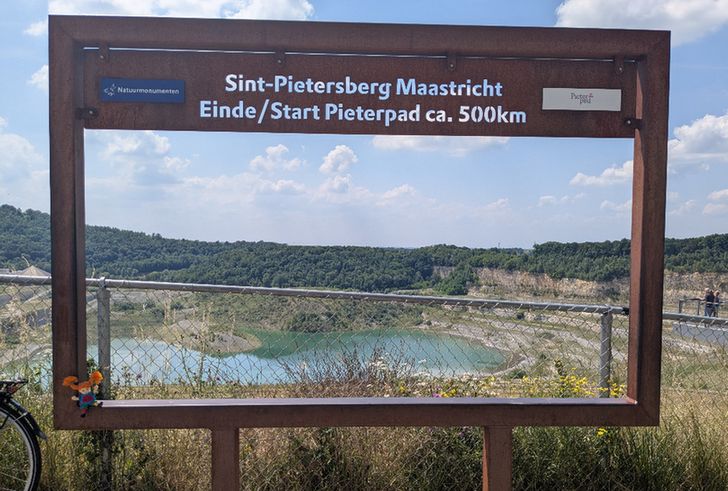 Pieterpad end sign, from the highest part of the Netherlands, featuring ALiSe