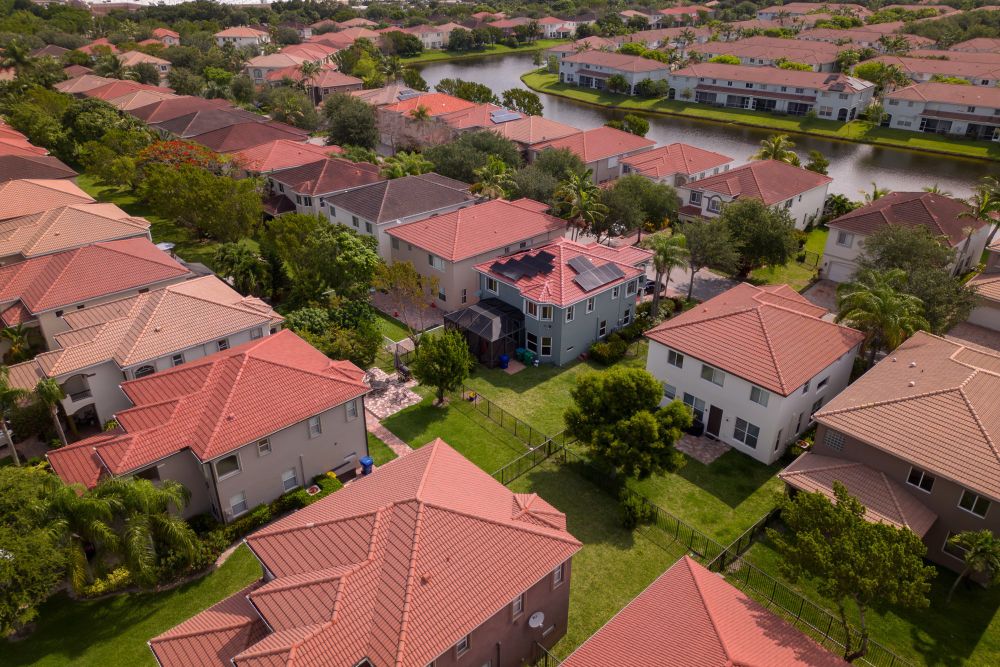 South Florida homes for sale quadruple as residents leave en masse