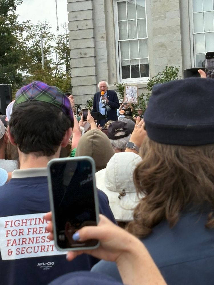 Photo of Bernie Sanders speaking