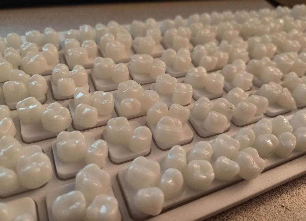 A keyboard with teeth-shaped keycaps
