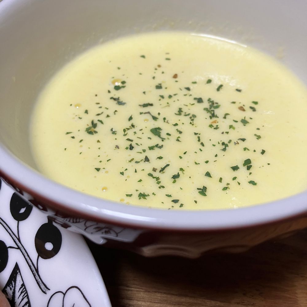 コーンポタージュ
パセリ振る